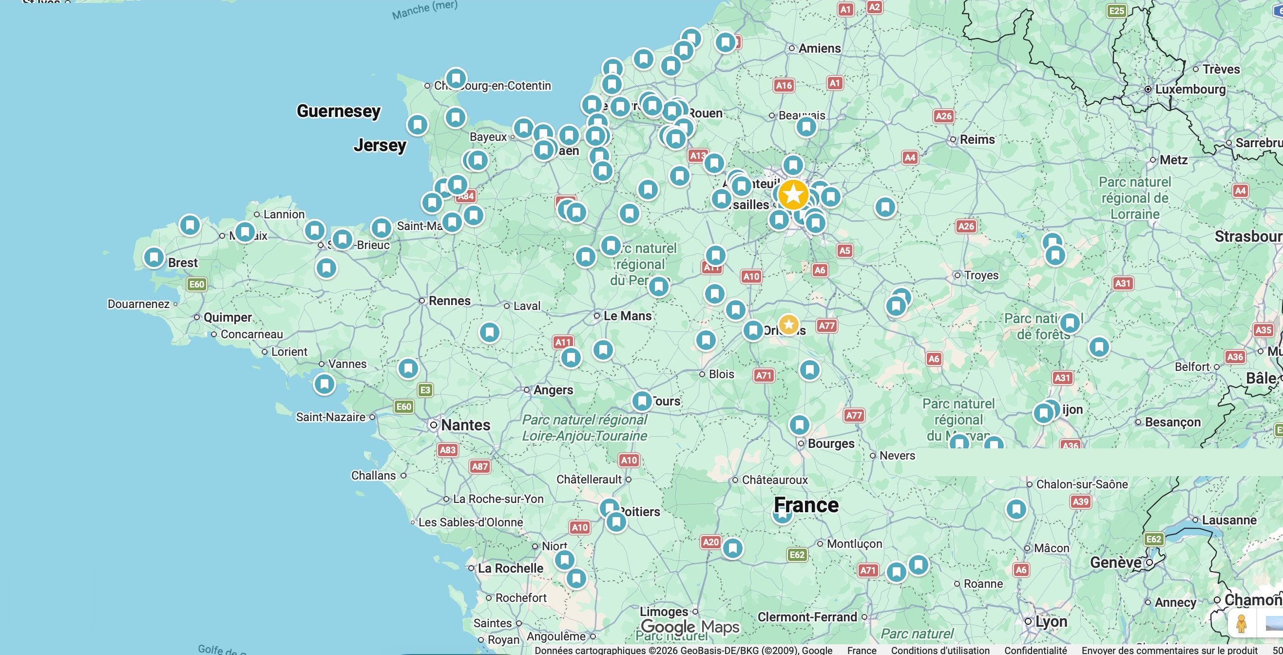Carte Google Maps des interventions Fline signalées en bleu. Les étoiles jaunes repèrent l’agence de Saint-Martin-d’Abbat près d’Orléans et le siège à Paris. Attribution Google visible en bas de l’image.